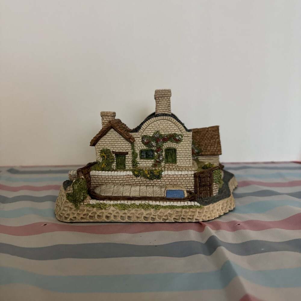 David Winter Lock Keepers Cottage The Midlands Collection 1987 Vintage
